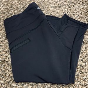 Lululemon cropped leggings 🖤
